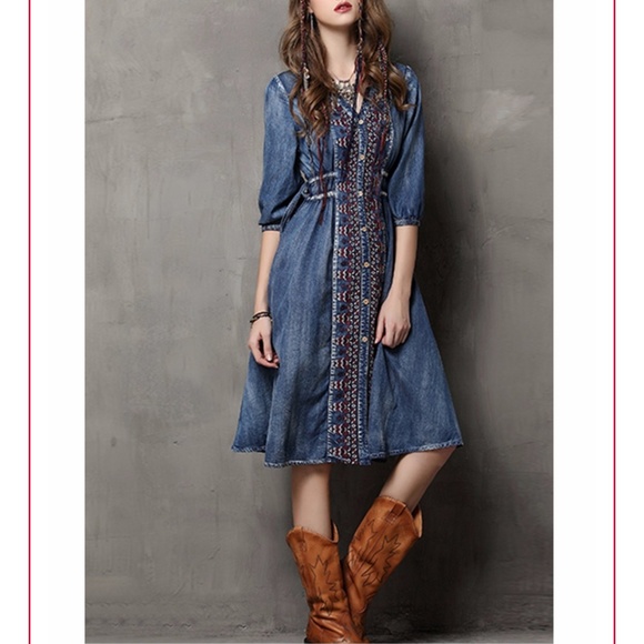 Pebble Cove Denim Dress - Picture 4 of 8